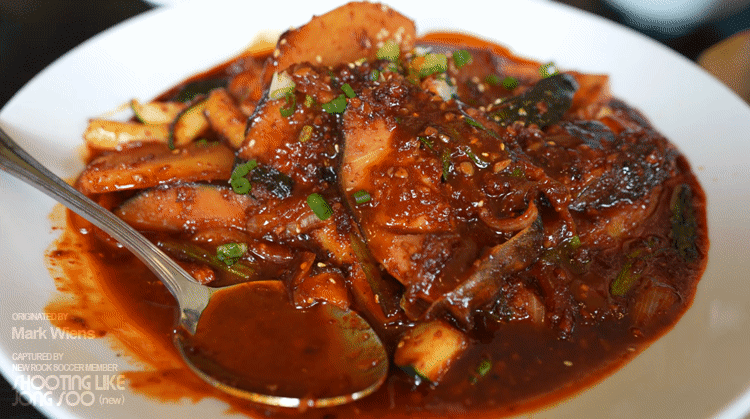 미국 LA, 코리아타운 한식당 소반의 매운 갈비찜과 다양한 한식요리들.gif | 인스티즈