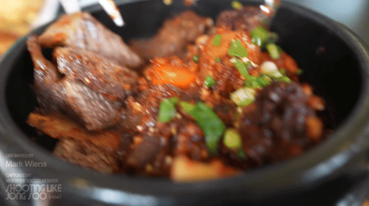 미국 LA, 코리아타운 한식당 소반의 매운 갈비찜과 다양한 한식요리들.gif | 인스티즈