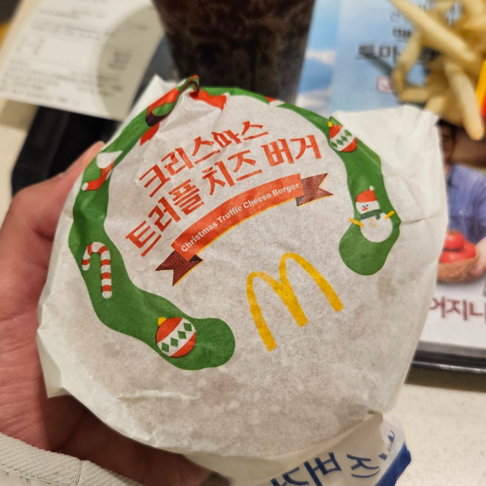 맥도날드 크리스마스 트러플 치즈 버거 ㅎㅜ기 | 인스티즈