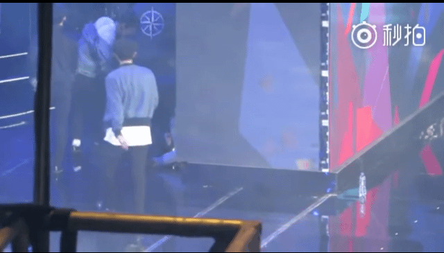 쓰러진 레이 걍 쌩 까는 엑소 멤버들 | 인스티즈