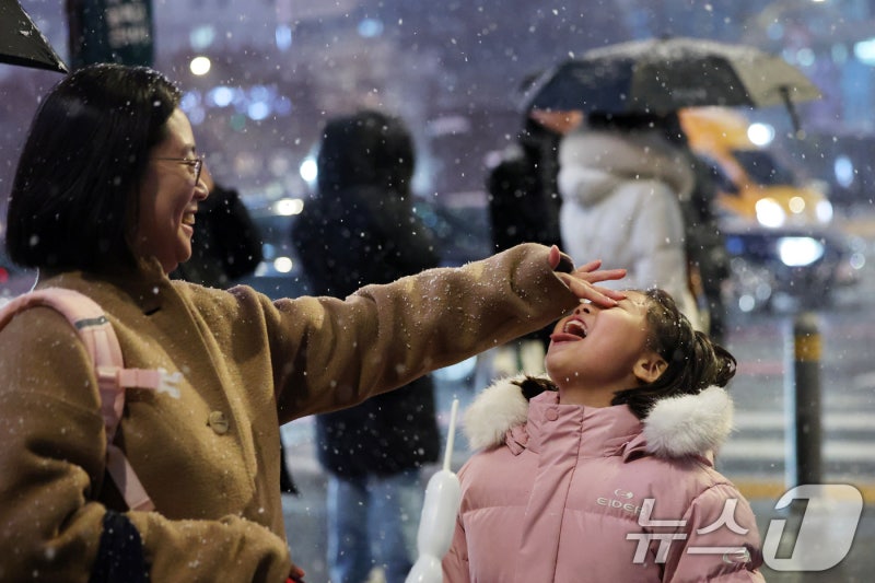 첫눈 먹는 어린이 | 인스티즈