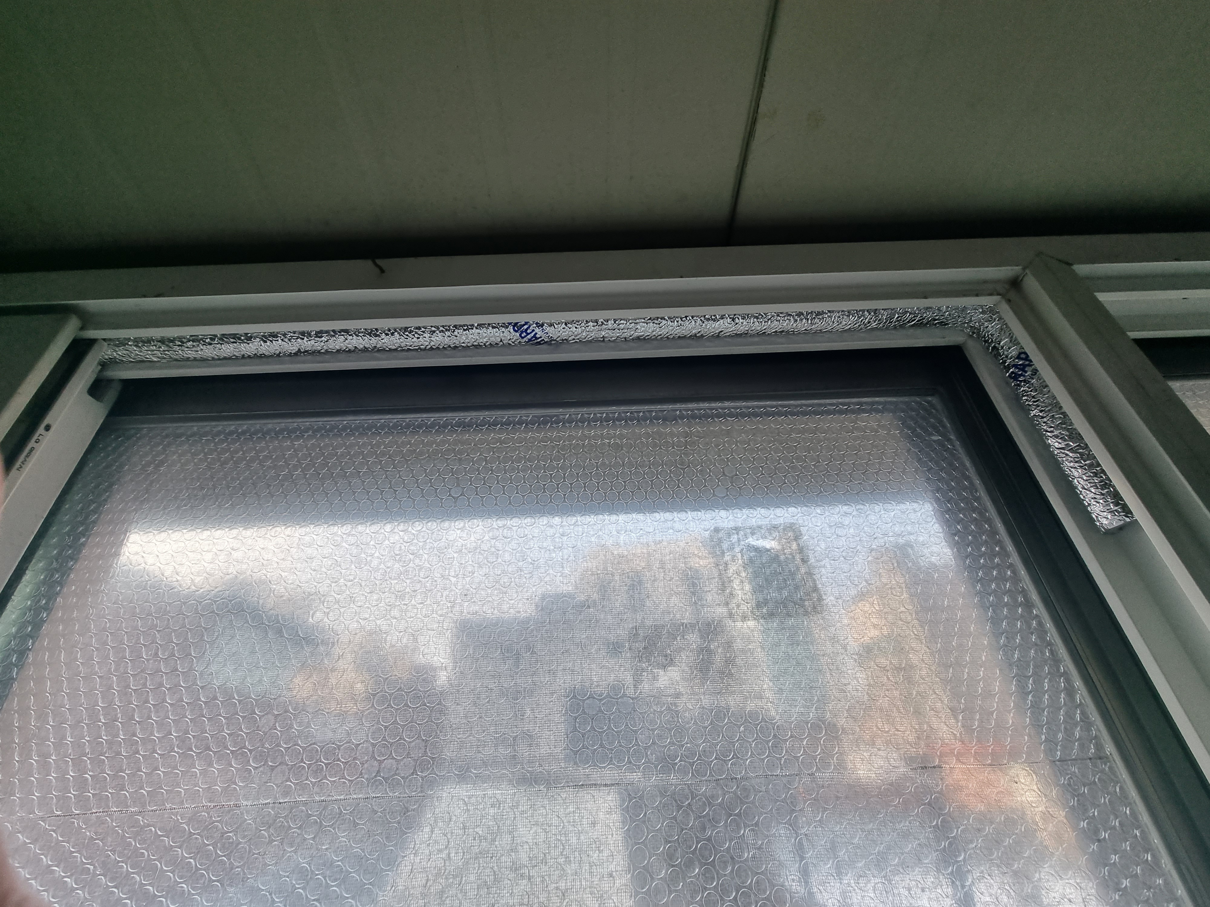 천원짜리 다이소템으로 우풍을 막을 수 있다면? | 인스티즈