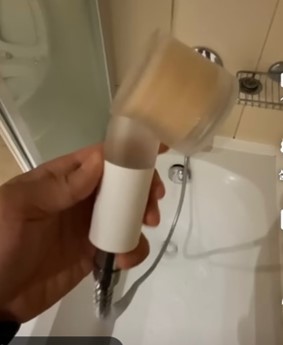 아프리카에서 1초만에 바로 똥색으로 변한 샤워기.. | 인스티즈