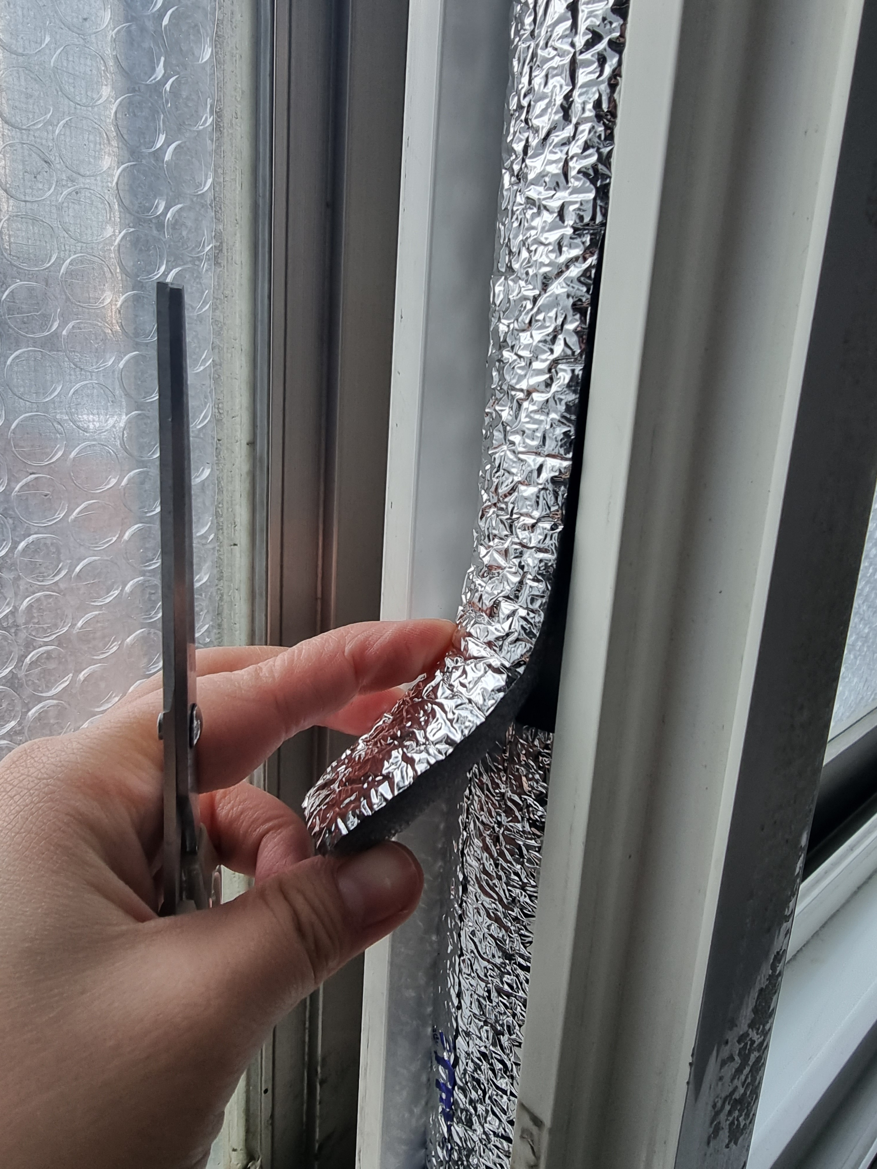 천원짜리 다이소템으로 우풍을 막을 수 있다면? | 인스티즈