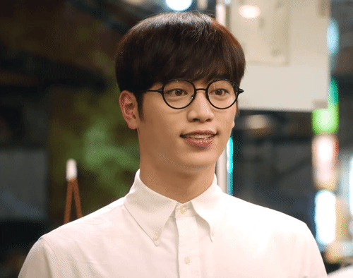 서강준은 눈이 캐리했다vs입술 포함 하관이 캐리했다 하나만 골라보는 달글 | 인스티즈