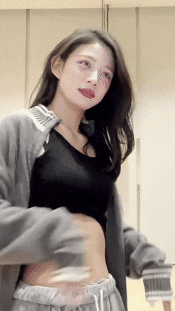 은근 섹시했던 프로미스나인 이채영 츄리닝.gif | 인스티즈