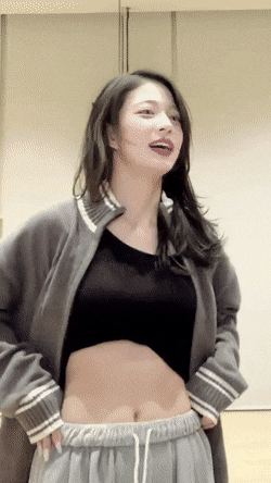 은근 섹시했던 프로미스나인 이채영 츄리닝.gif | 인스티즈