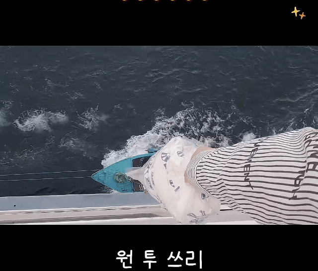 이집트에서 크루즈타면 상인들이 배타고 쫓아옴 .gif | 인스티즈