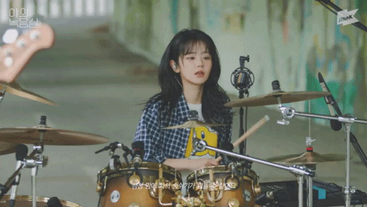 여돌들 중에서도 이쁜축에 속한다고 보는 QWER쵸단 | 인스티즈