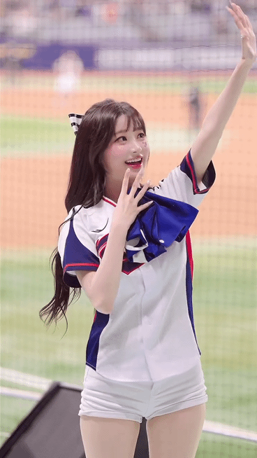 이주은 치어리더한테 매일 빠다 10대씩 맞기 vs 그냥 살기 | 인스티즈