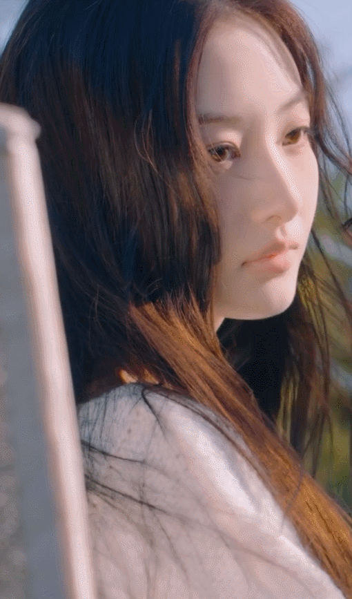 데뷔하고 처음으로 청순 컨셉 한 미야오.gif | 인스티즈