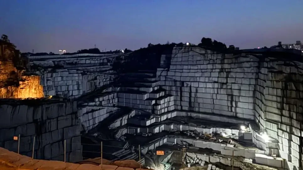 익산 채석장을 재활용한 카페 | 인스티즈