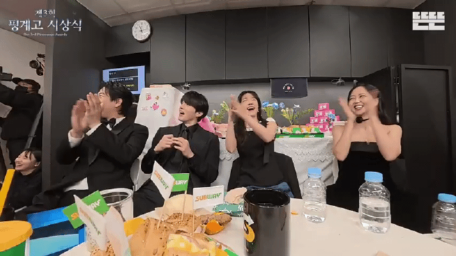 [핑계고] 송이버섯 당첨된 송승헌 반응 보고 오열하는 한지민.jpgif | 인스티즈