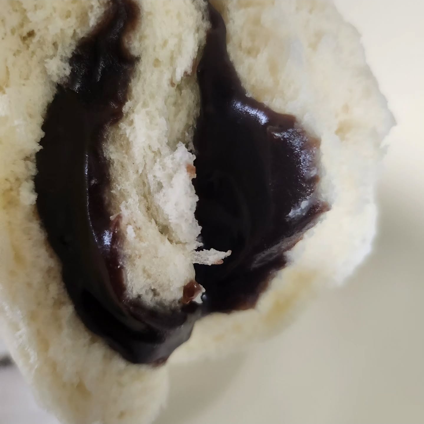 [핑계고] 럭키드로우 선물로 나온 찐빵에 하나같이 눈 돌아간 연예인들.jpg | 인스티즈