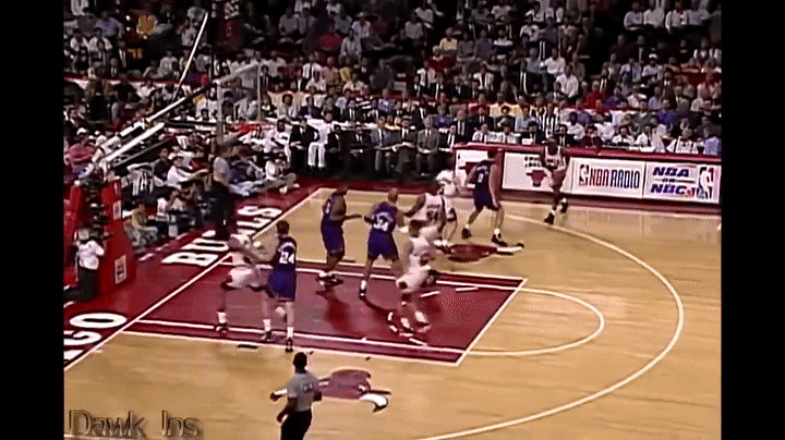 신의 영역이라는 마이클 조던의 1차 쓰리핏 기록.gif | 인스티즈