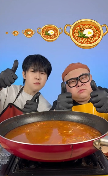 먹방 유튜버급 먹방 하는데 복근이 선명하다는 아이돌...jpg | 인스티즈