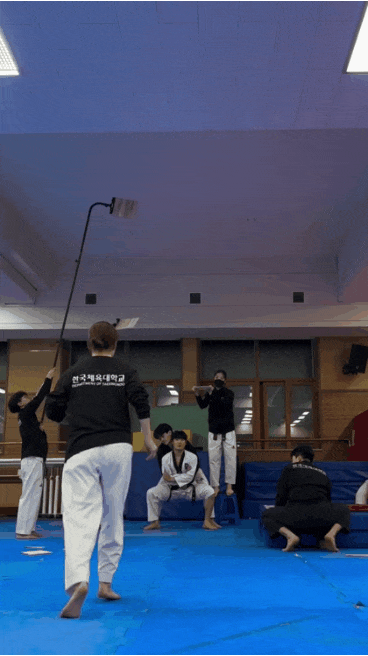 머리로 송판 격파 | 인스티즈