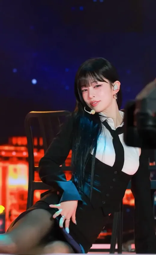 2025 가요대축제 이채영 검스 .gif | 인스티즈