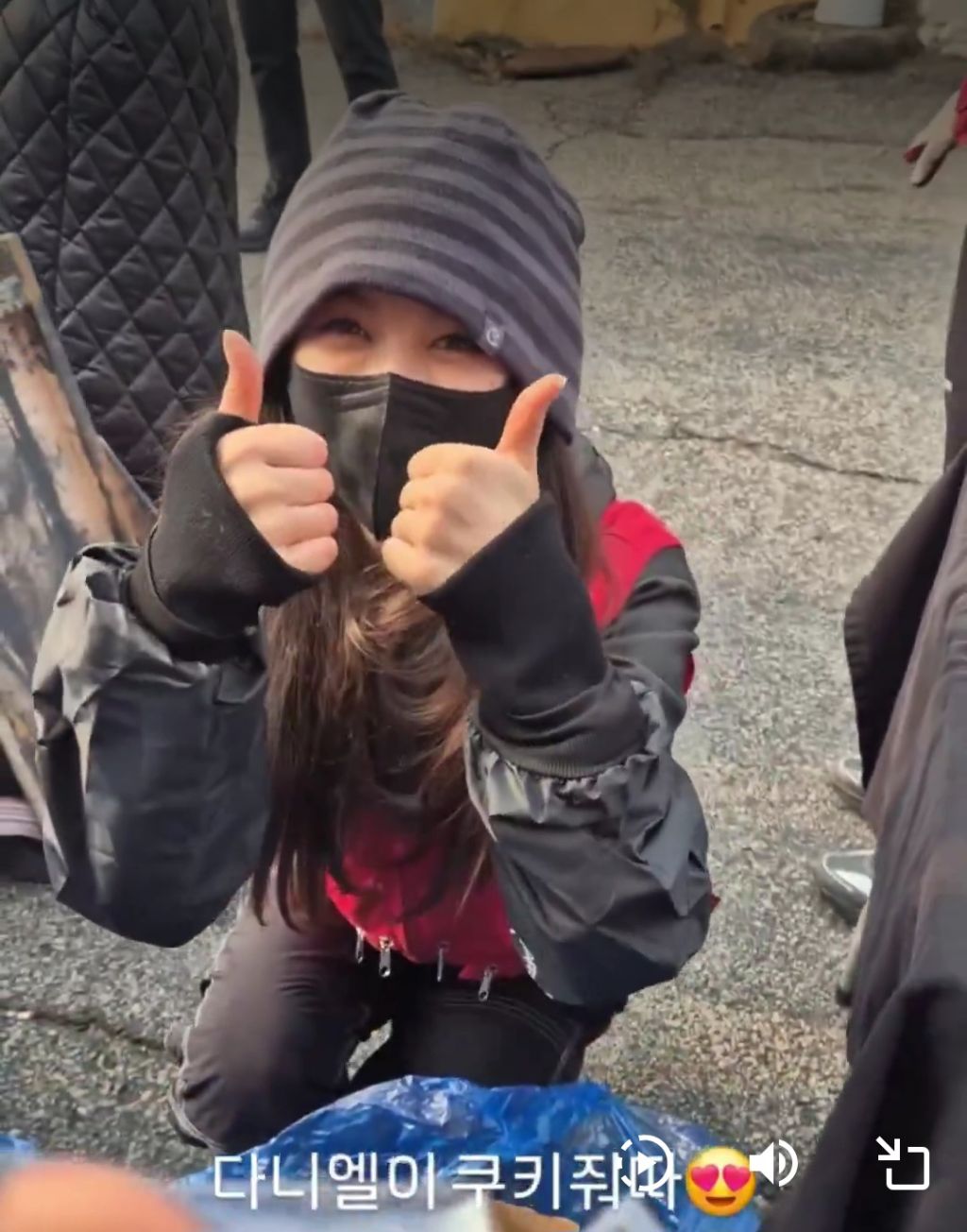 연탄봉사하면서 수제쿠키 나눠줬다는 다니엘 | 인스티즈
