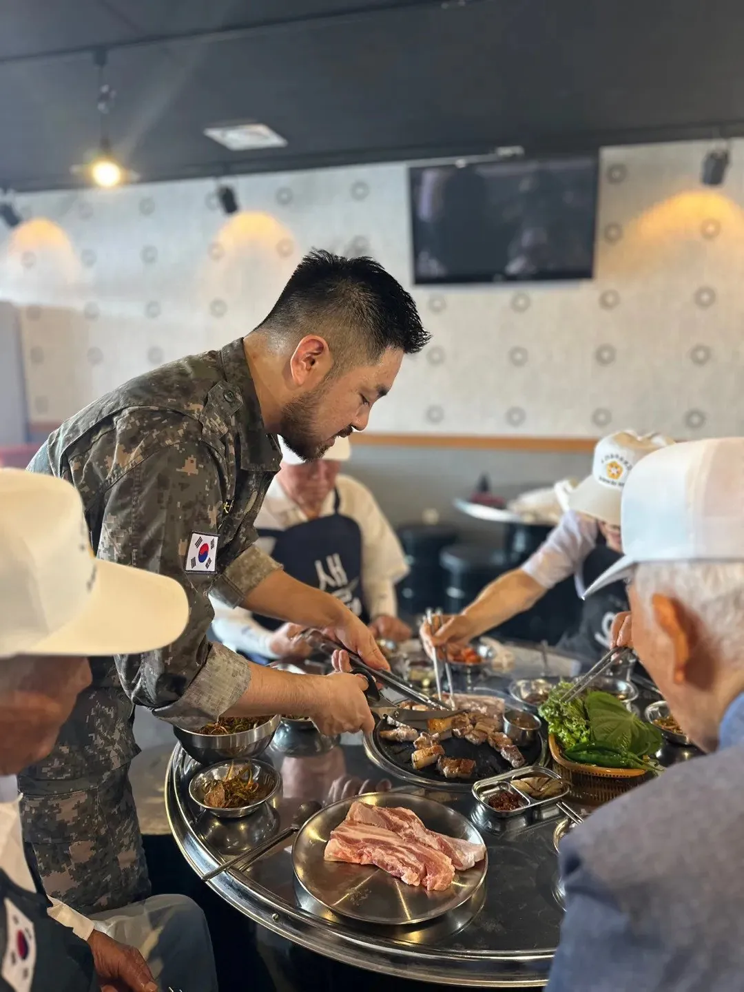 쓰레드에 올라온 제주도 어느 고깃집 사장님의 무료 나눔 | 인스티즈