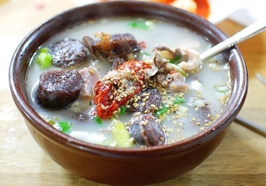 얼큰한 뻘건 국물 순대국밥 vs 시~원한 허연 국물 순대국밥 | 인스티즈