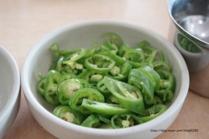 얼큰한 뻘건 국물 순대국밥 vs 시~원한 허연 국물 순대국밥 | 인스티즈