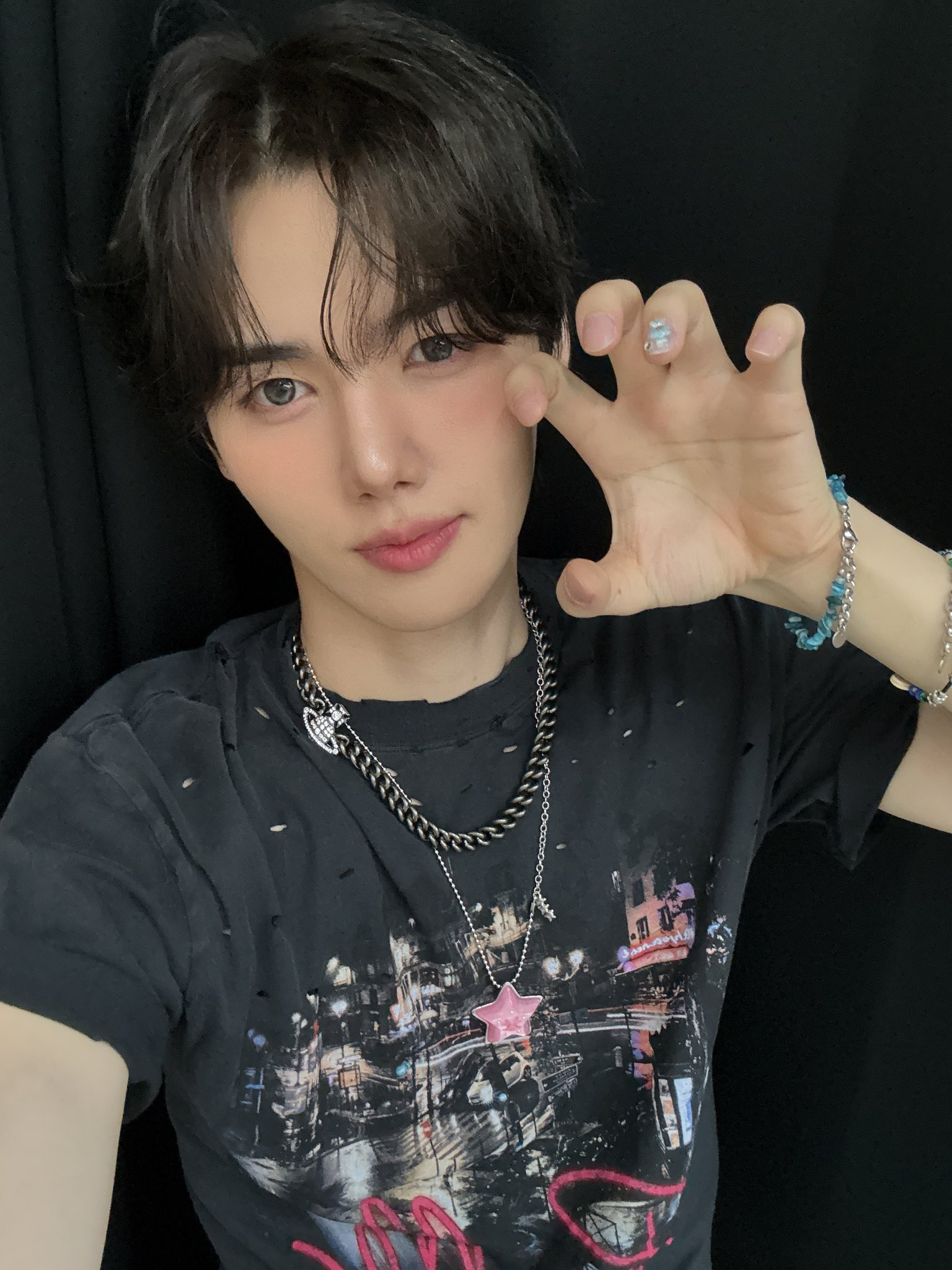 요즘 남돌들 사이에서 빼놓을 수 없다는 네일아트 | 인스티즈