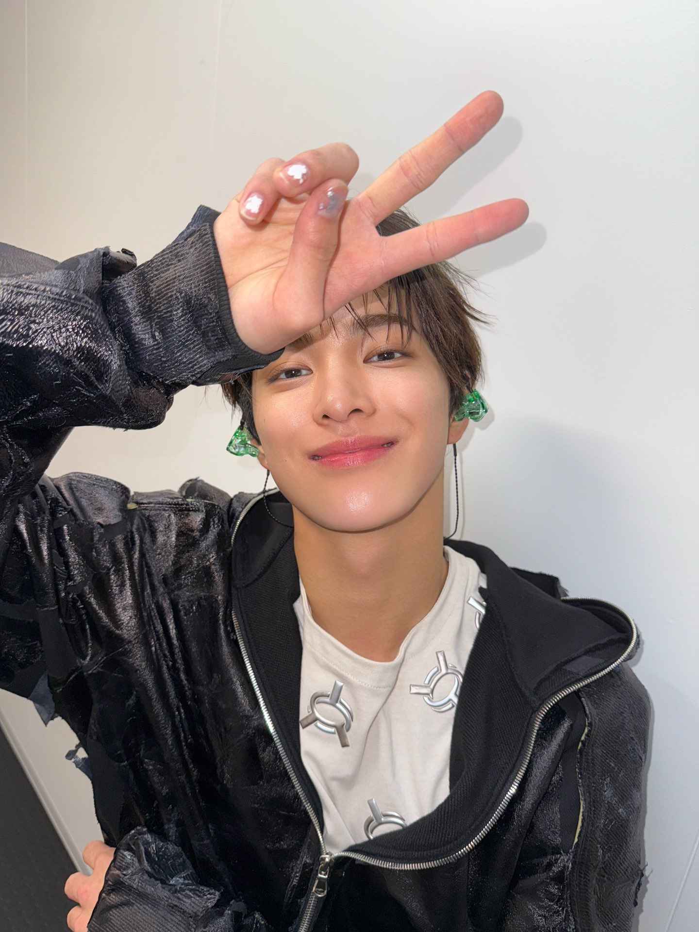 요즘 남돌들 사이에서 빼놓을 수 없다는 네일아트 | 인스티즈