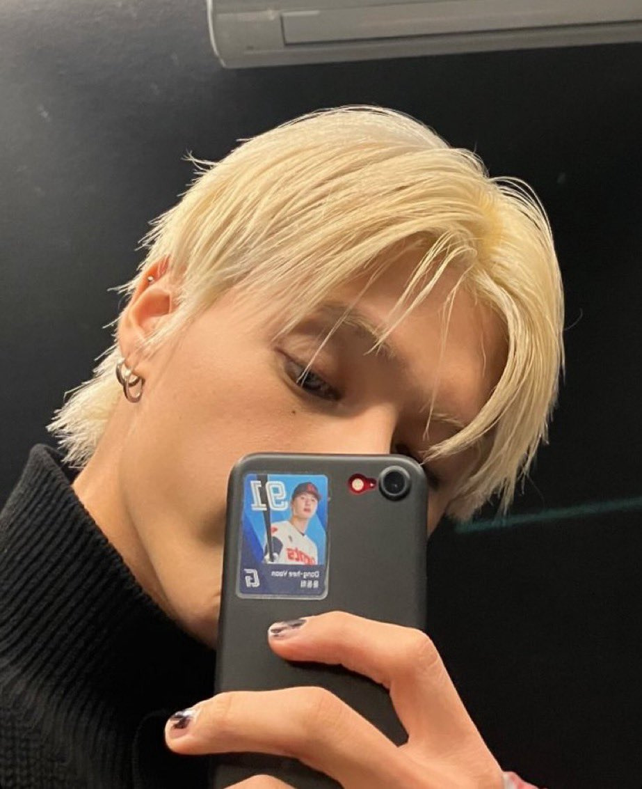 요즘 남돌들 사이에서 빼놓을 수 없다는 네일아트 | 인스티즈