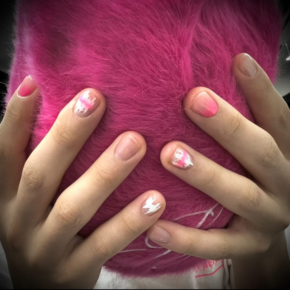 요즘 남돌들 사이에서 빼놓을 수 없다는 네일아트 | 인스티즈