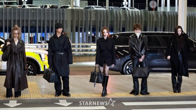 오늘 개 추웠는데 전원 독기룩 장착한 올데프 공항패션 | 인스티즈