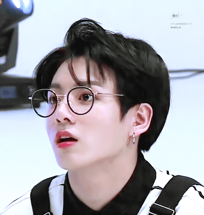 뭐 다들 학교에 이렇게 안경끼고 다니고 좀 낯가리는 애 있지 않았나요? | 인스티즈