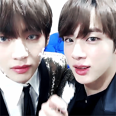 서로 다른 잘생김을 가진 두 남자를 봐줘.. | 인스티즈