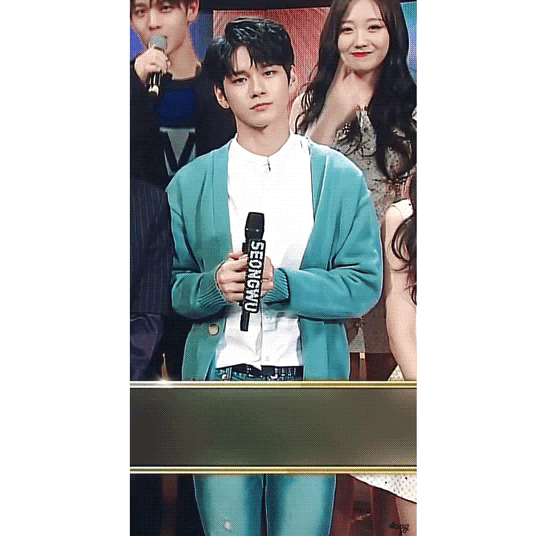 이거 옹성우 뒤에 여자분 누구야? | 인스티즈