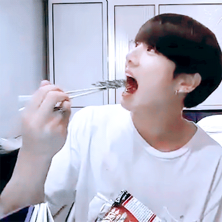 아니 누가 자꾸 정국이 나이를 속이는 거야 | 인스티즈