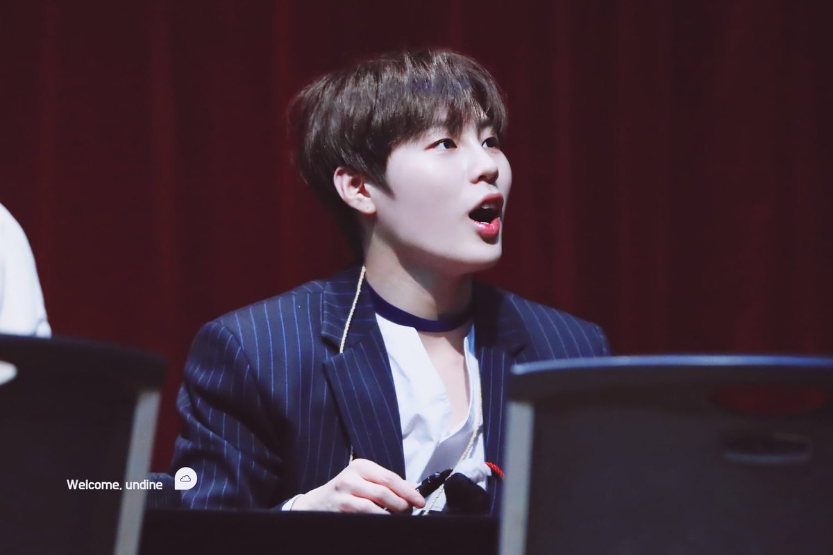 성운이 이 표정 넘 기요오 짹짹거리는 거 같아 | 인스티즈