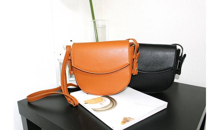 이 .. 익들아 ..! 가.. 가방..색.. 하..한번만 .. 봐..봐줄래..? | 인스티즈