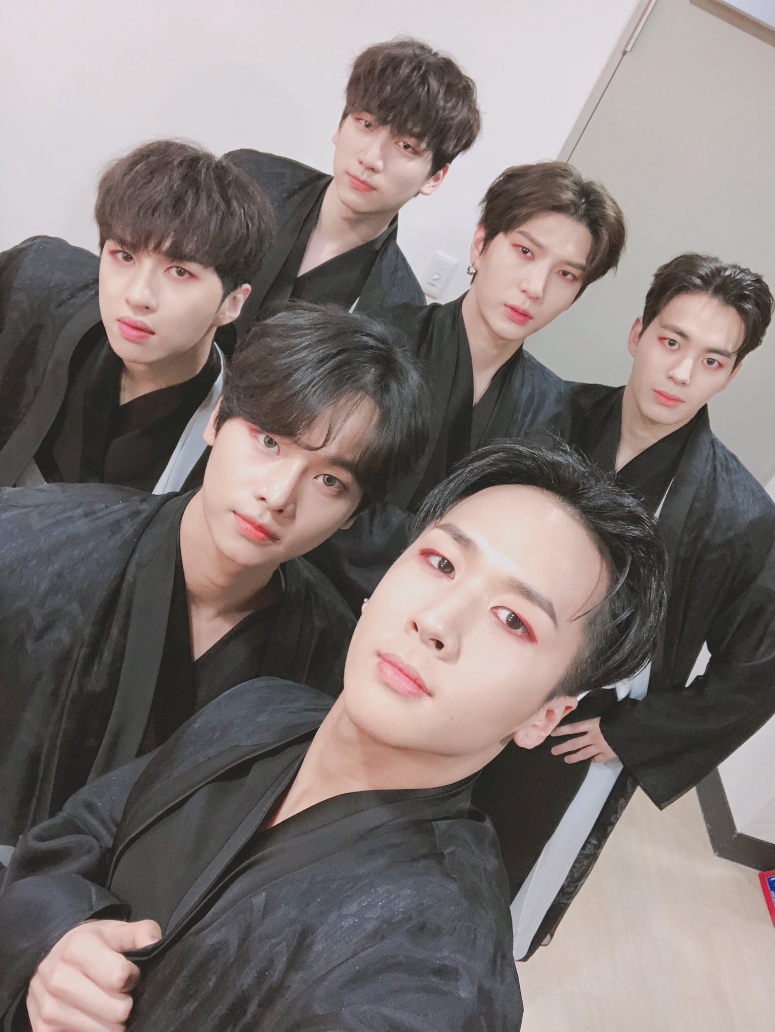 어쨌든 빅스의상은 흔하지 않아여 | 인스티즈