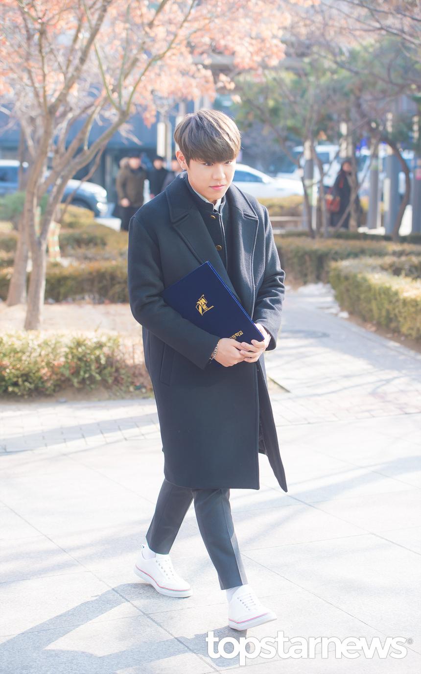 박우진 당당하게 들어왔는데 | 인스티즈