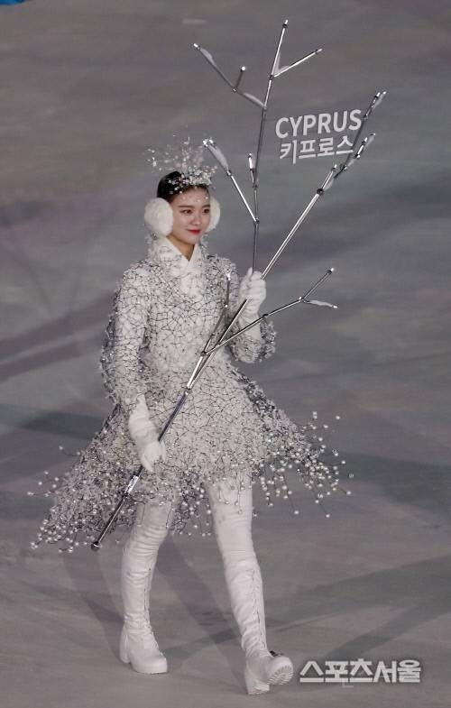 개막식때 이거 너무 이뻤음 | 인스티즈