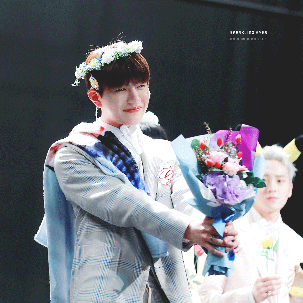 웃는것 진짜 예뻥 | 인스티즈