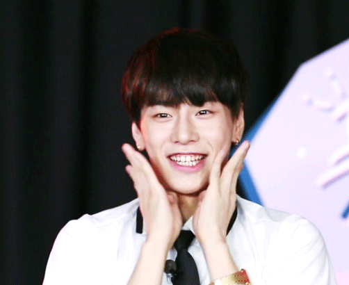 김상균 손 진짜 이뻐 | 인스티즈