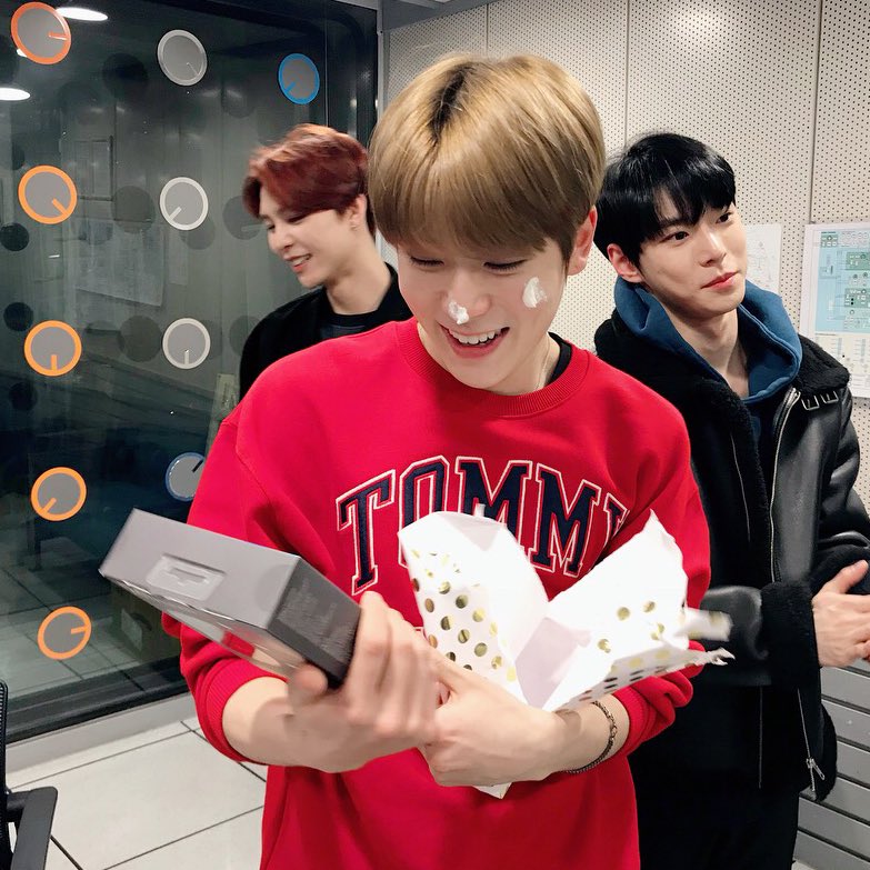 오늘 엔시티 재현 두명한테 뽀뽀 받음ㅋㅋㅋㅋㅋㅋㅋㅋㅋㅋㅋㅋ | 인스티즈