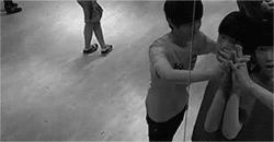 ㄱ 어떤분들 움짤을 발견했는데 누구냐고 물어봐도 되는 거니..?? 내가 알페스 안하기는 하는데 너무 궁금해가지고... | 인스티즈