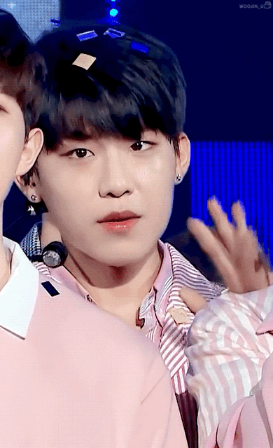 박우진 웃는거 진짜 좋다 ㅠ | 인스티즈