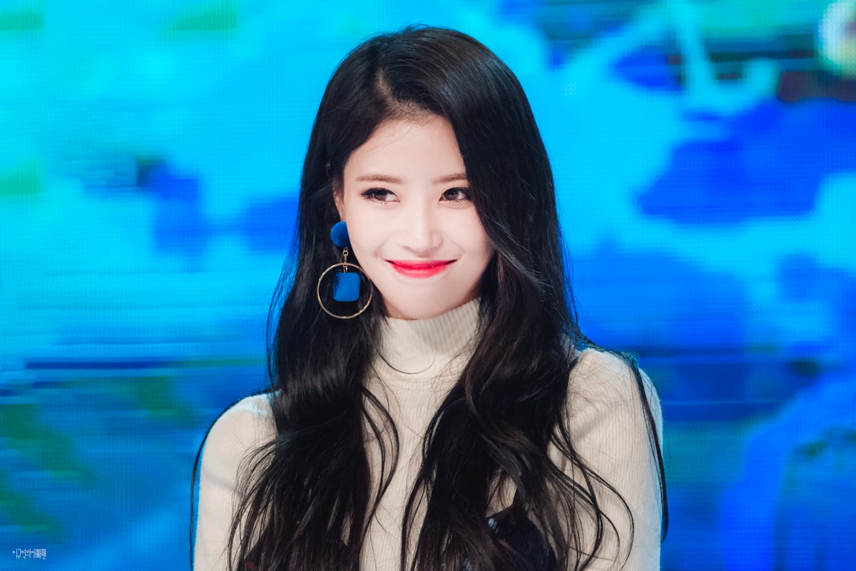 ㄹㅊ 넷이서 연말무대🐥 | 인스티즈