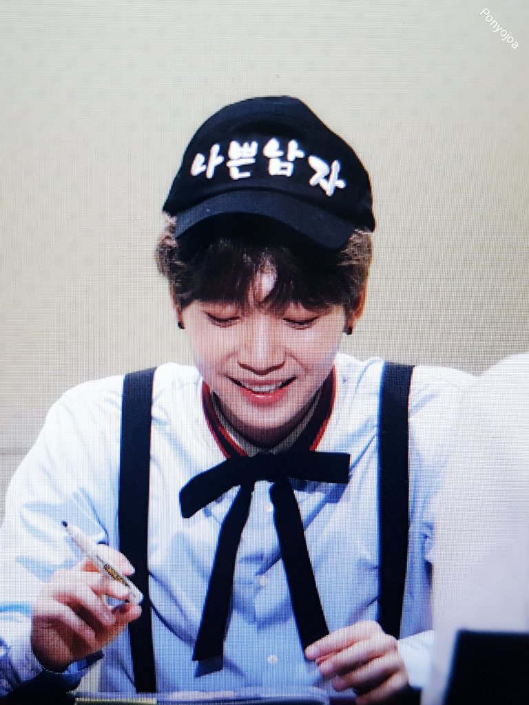 와 모자 진짜 안어울려 | 인스티즈