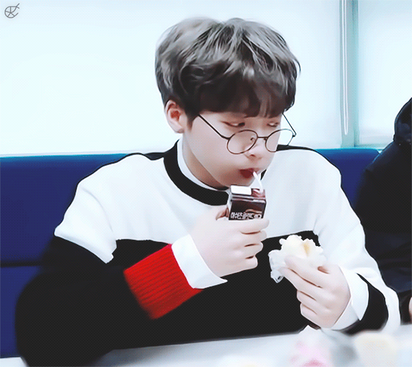 힐끔 눈치 보는 정세운은 정말 귀엽다ㅜㅜㅜㅜㅜㅜㅜㅜㅜ | 인스티즈