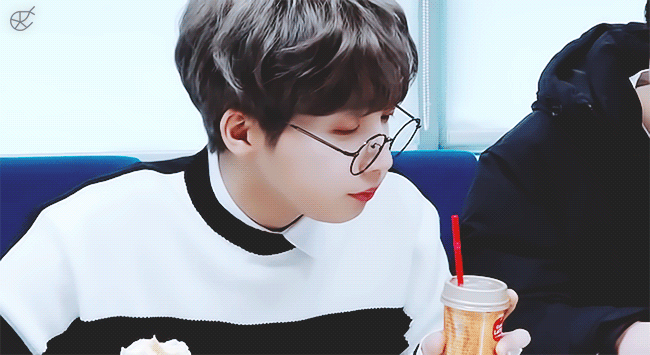 나도 본진 쏘주 옴뇸뇸 하는거 보고 싶다 힝힝 | 인스티즈