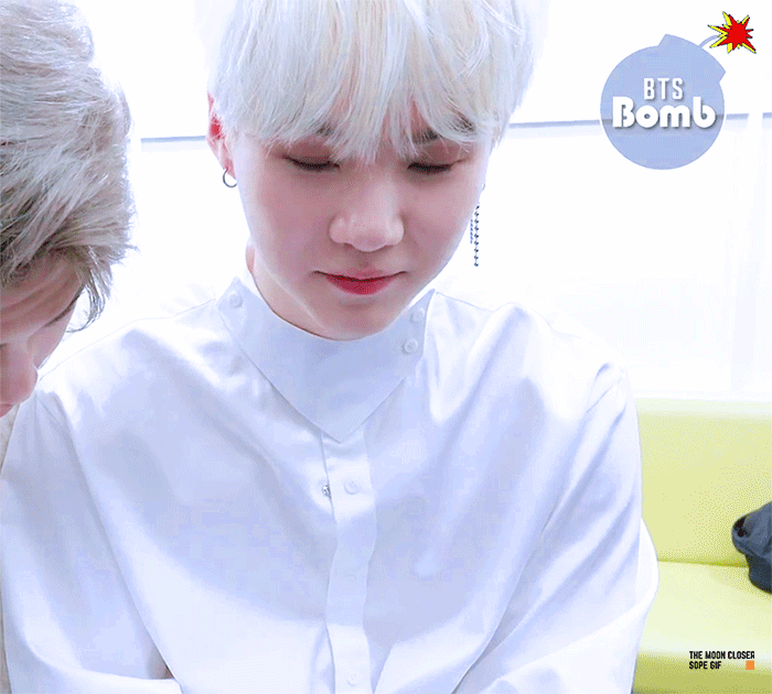 ㄹㅊ 흰색옷 입고있음 | 인스티즈